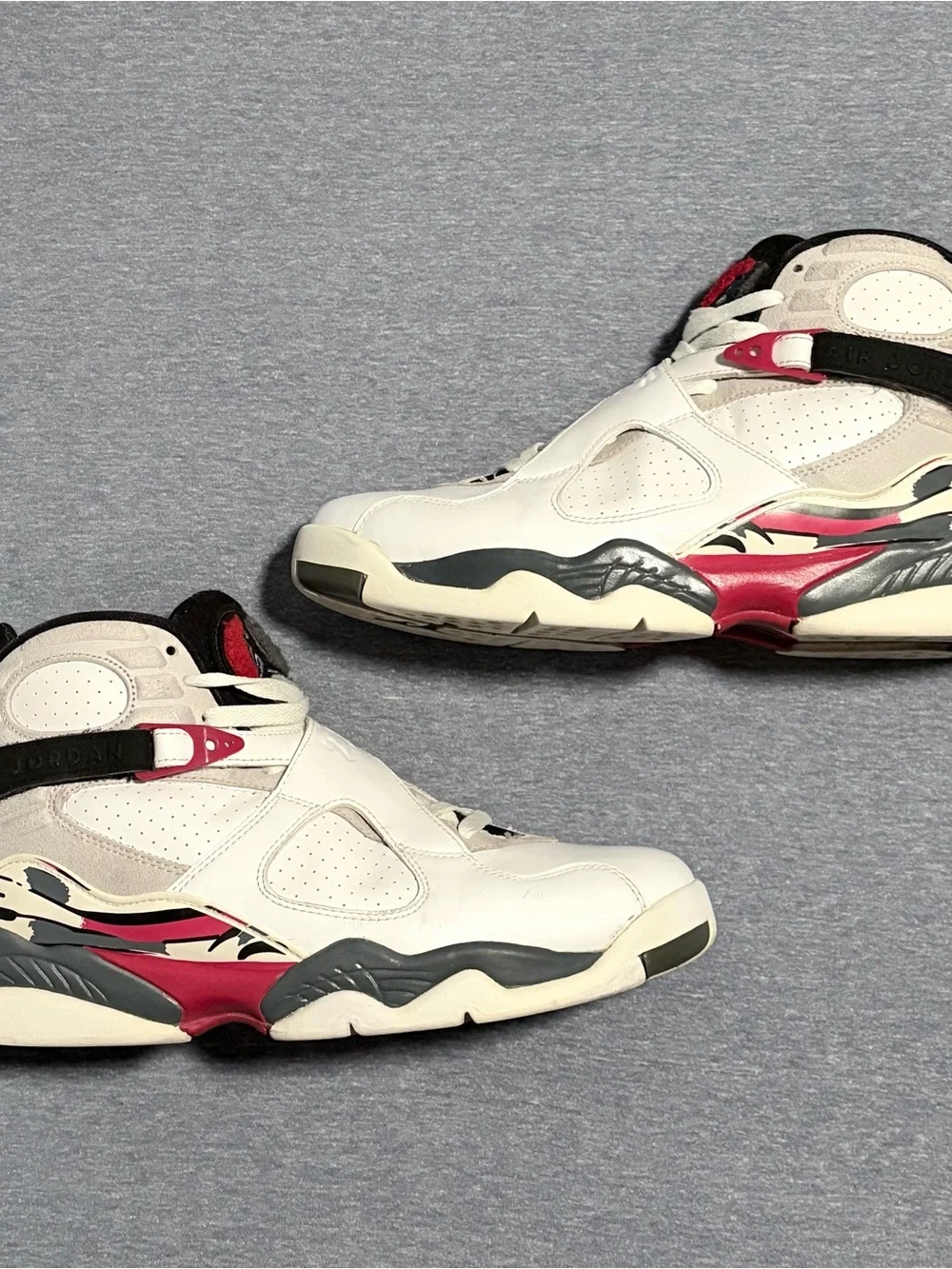 Jordan 8 Retro ‘Bugs Bunny’ (305381-103) Released 2013.